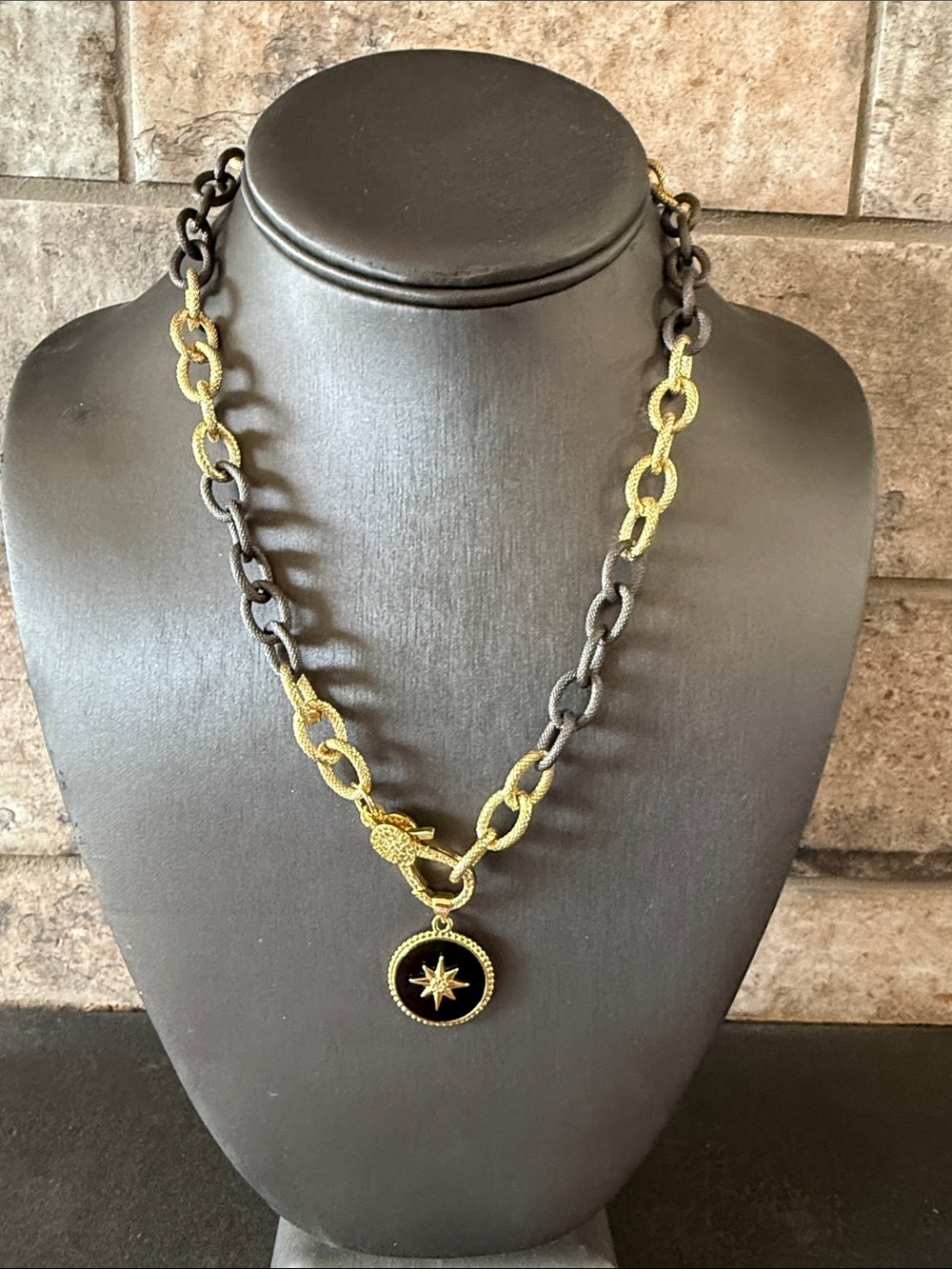 Freida Rothman Chunky Gold and Black Star Pendant Chain Necklace